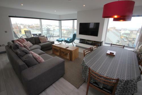 Skerries Luxury Penthouse With Spectacular Views, Portrush, Causeway Coast & Glens