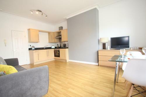 Stunning 1 bedroom apartment in Roundhay Leeds.