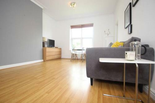 Stunning 1 bedroom apartment in Roundhay Leeds.