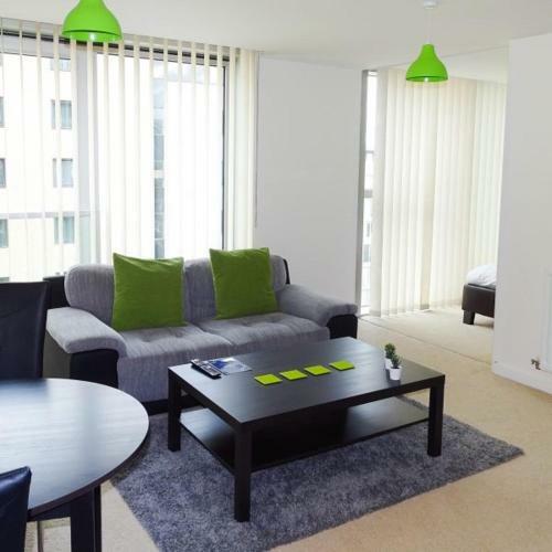 Milton Keynes City Center - 1 bed The Hub