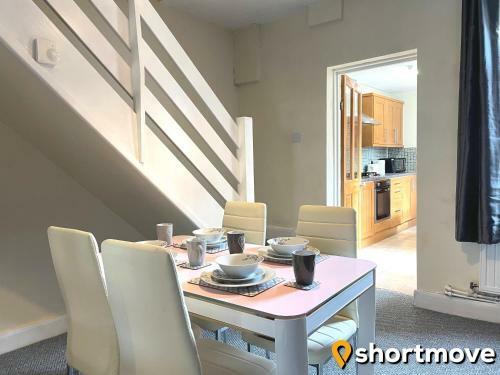 SHORTMOVE - House, Great 4 contractors & Families