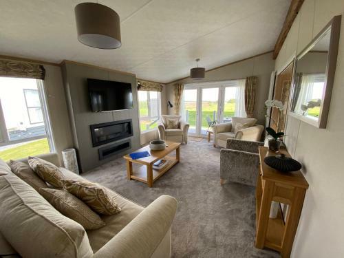 Saltire 59 2-Bed with hot tub lodge