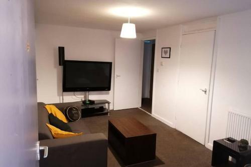 Guildford - Entire flat with free wifi and parking, Sheffield, South Yorkshire