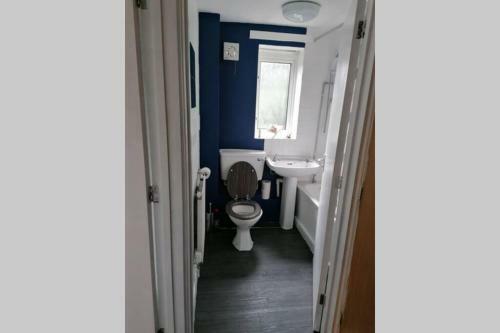 Guildford - Entire flat with free wifi and parking