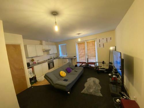 2 Bed Apartment with office