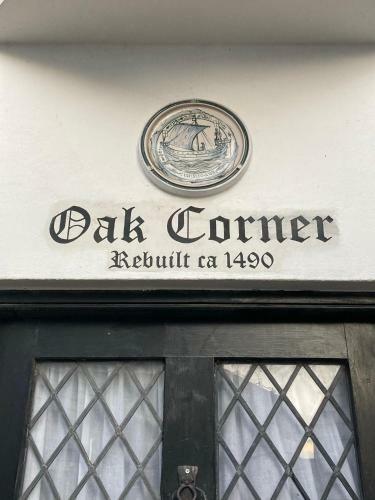 Oak Corner