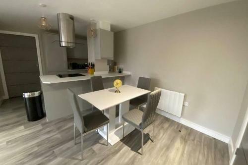 Maries Serviced Apartment 1 bed City Stay A