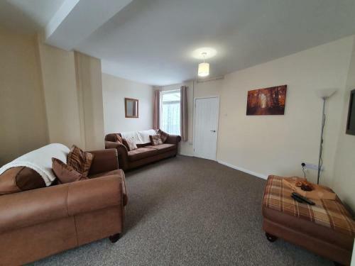 2 Bed house, Contractors & Holiday Guests Welcomed