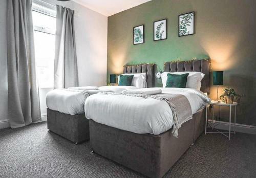 City Centre Stay Sleeps 5 - Contractors - Tourists, Coventry, Warwickshire