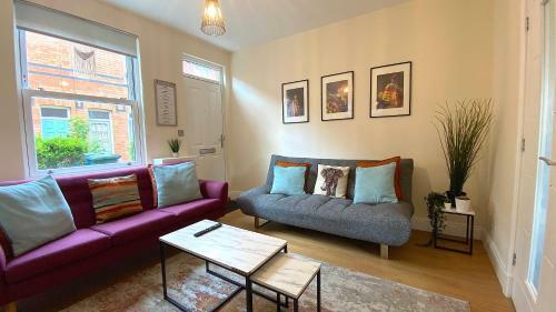 Cosy Entire Home Free Parking - 3 mins to city