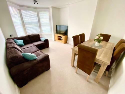 Spacious Two Bed Apartment in Poole, Poole, Dorset