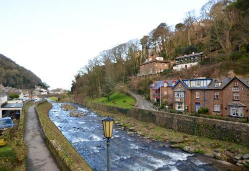 Lynmouth Villa Sleeps 4 with WiFi