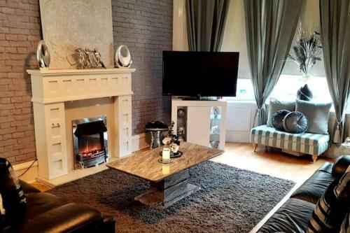 Spacious 1 bedroom flat. Includes breakfast, Glasgow, South Lanarkshire